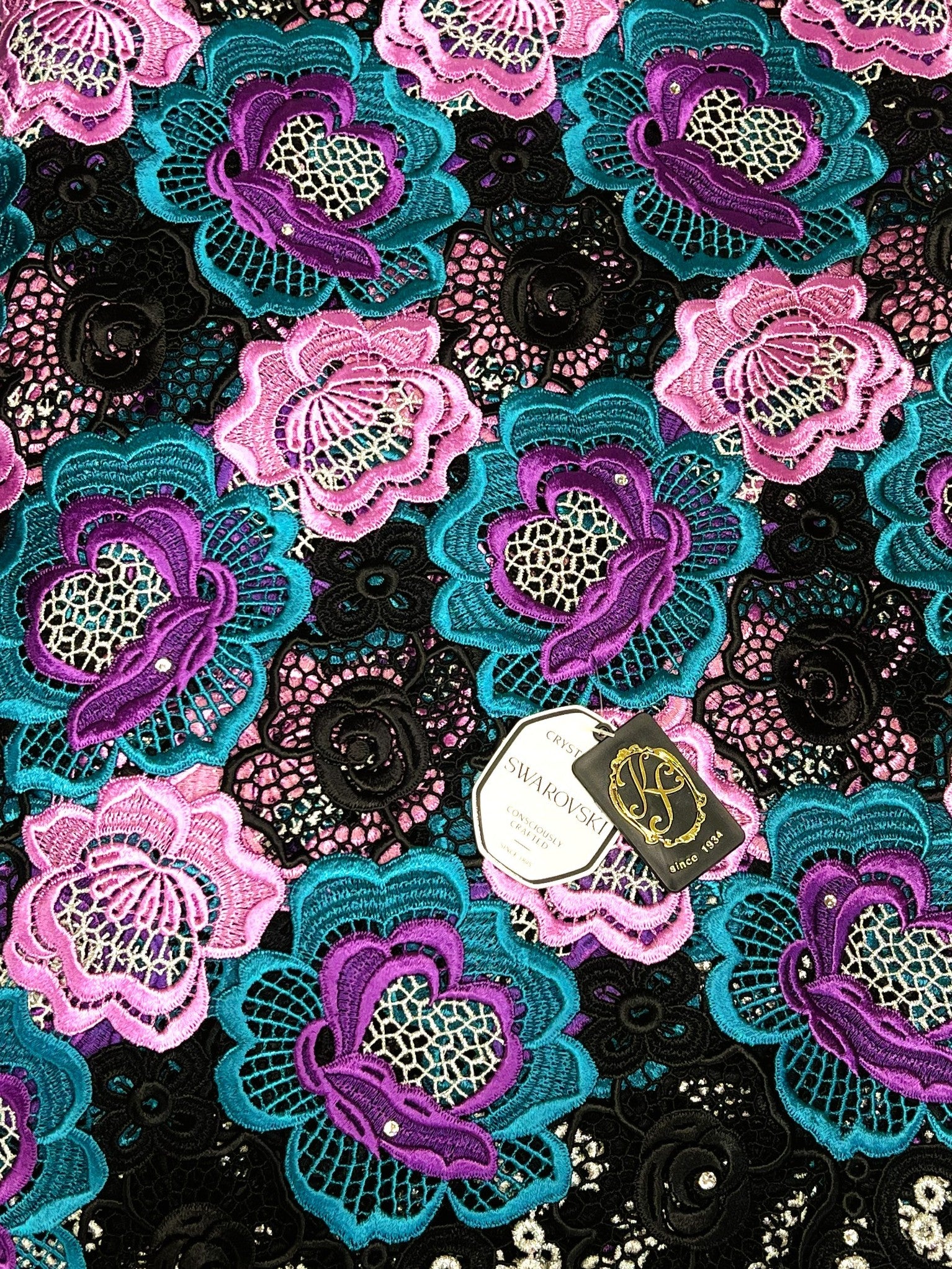7560 Swiss Guipure Lace w/Swarovski