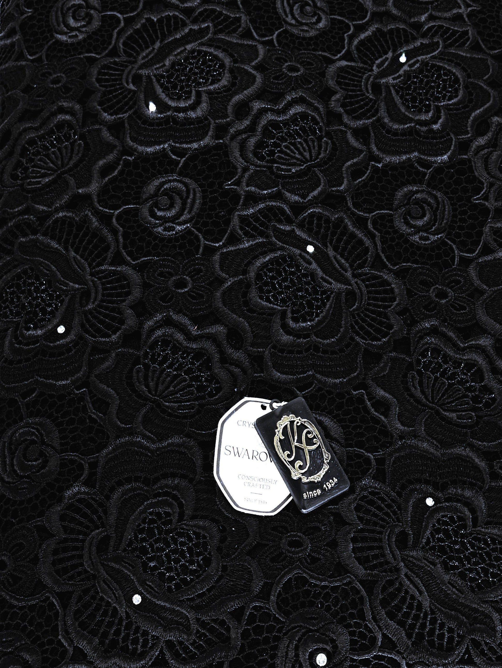 7560 Swiss Guipure Lace w/Swarovski
