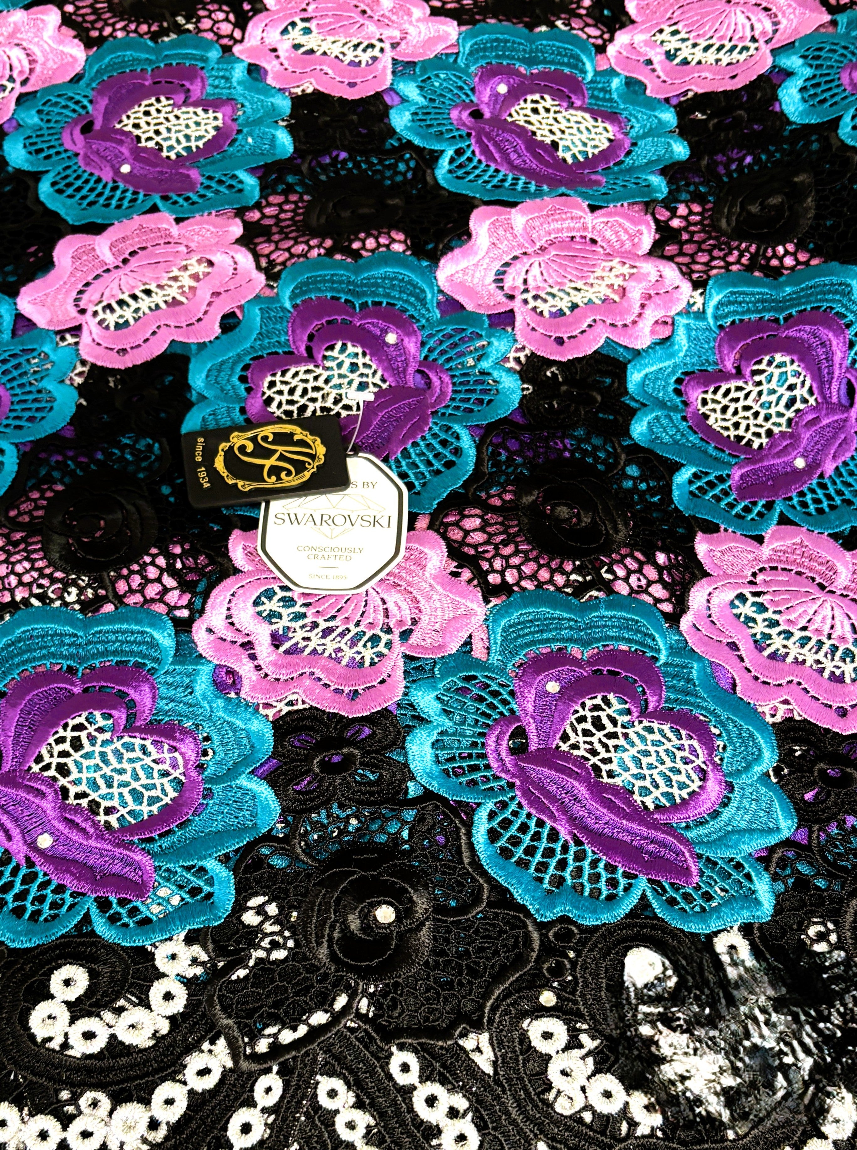 7560 Swiss Guipure Lace w/Swarovski