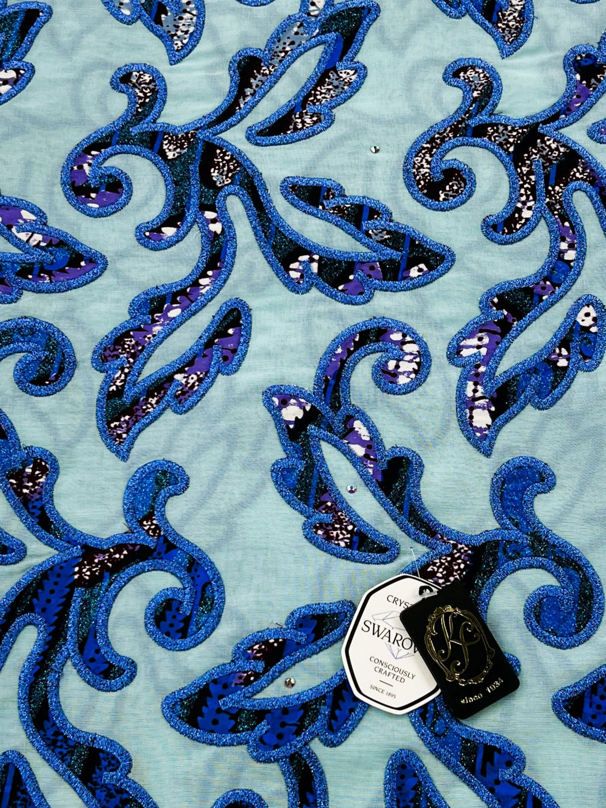7394W – Swiss Vlisco Printed Wax Voile w/Swarovski and Double Borders